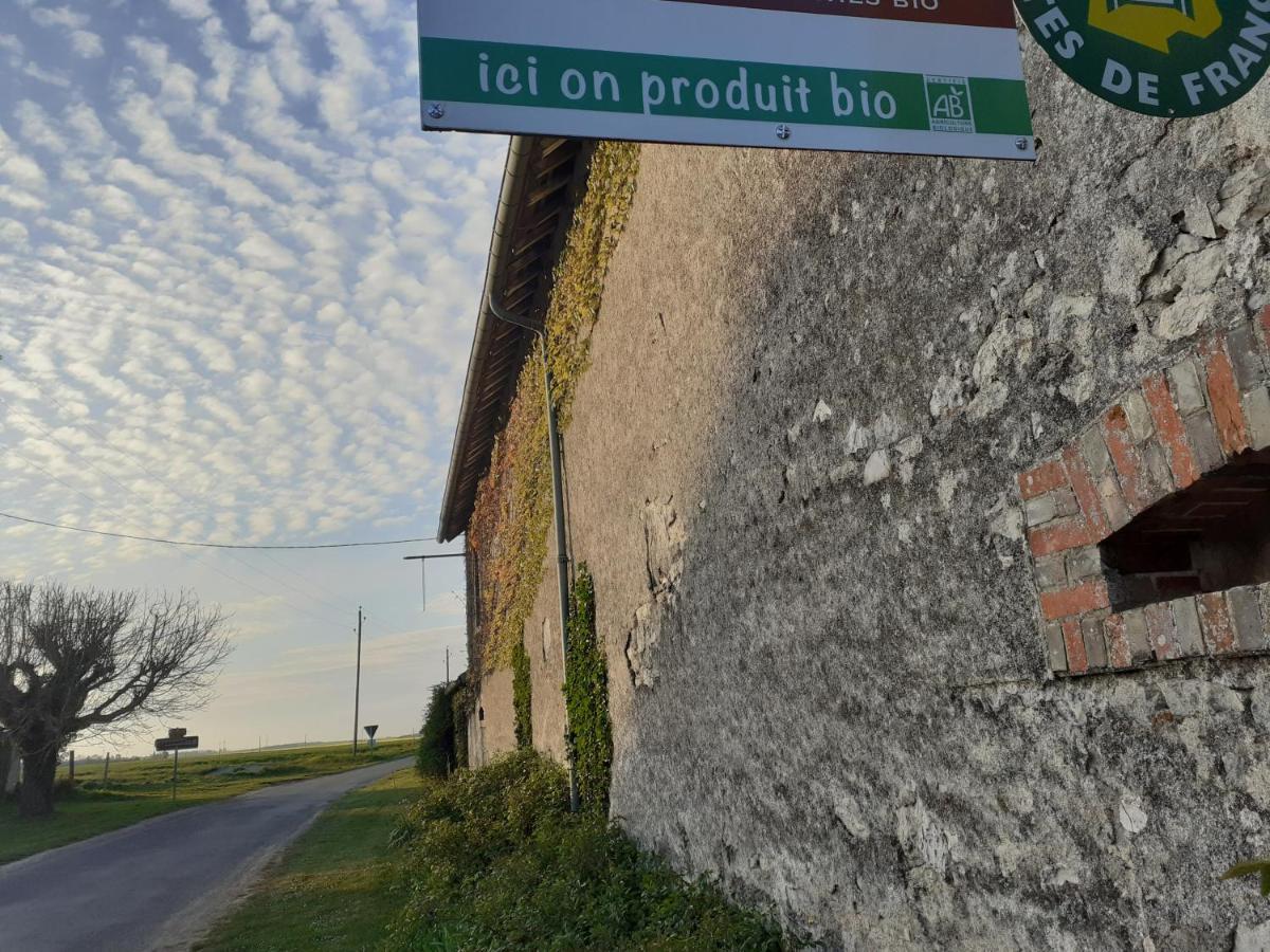 Bed and Breakfast Ferme De La Basse-Cour Gommerville Esterno foto